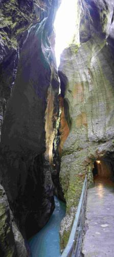 28 2406  T4A3863 DxO-Pano